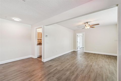 Apartamento en alquiler en Tarpon Springs, Florida, 2 dormitorios, 79.9 m2 № 1885403 - foto 16
