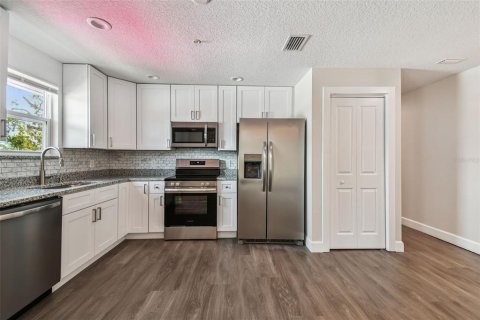 Apartamento en alquiler en Tarpon Springs, Florida, 2 dormitorios, 79.9 m2 № 1885403 - foto 14