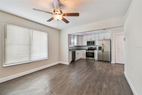 Apartamento en alquiler en Tarpon Springs, Florida, 2 dormitorios, 79.9 m2 № 1885403 - foto 21