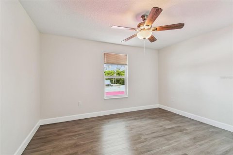 Apartamento en alquiler en Tarpon Springs, Florida, 2 dormitorios, 79.9 m2 № 1885403 - foto 5