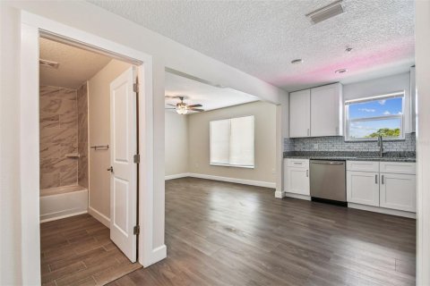 Apartamento en alquiler en Tarpon Springs, Florida, 2 dormitorios, 79.9 m2 № 1885403 - foto 9
