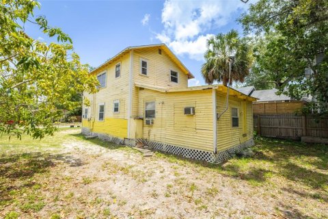 House in Tampa, Florida 4 bedrooms, 138.33 sq.m. № 1816067 - photo 3