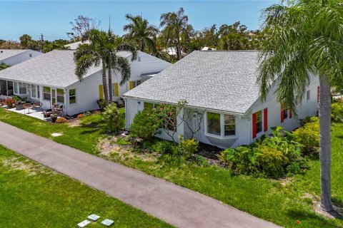 House in Bradenton, Florida 2 bedrooms, 130.9 sq.m. № 2223175 - photo 9