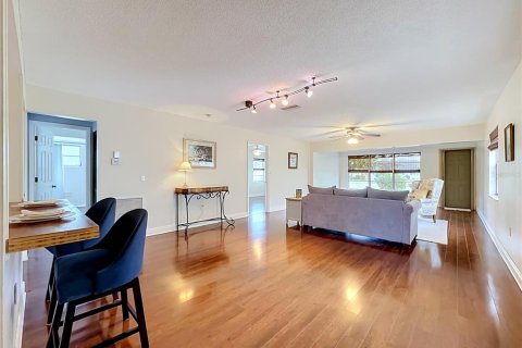 House in Bradenton, Florida 2 bedrooms, 130.9 sq.m. № 2223175 - photo 27