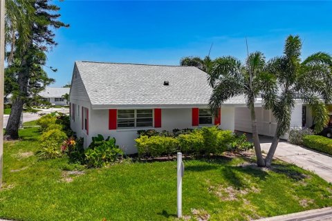 House in Bradenton, Florida 2 bedrooms, 130.9 sq.m. № 2223175 - photo 3