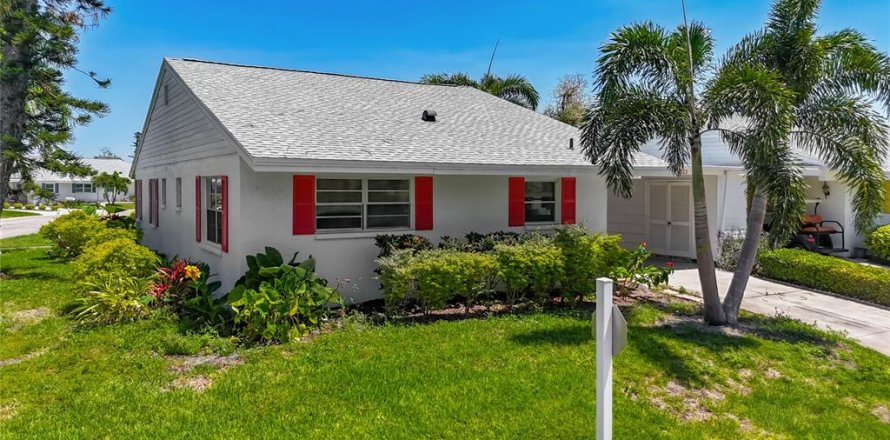 House in Bradenton, Florida 2 bedrooms, 130.9 sq.m. № 2223175