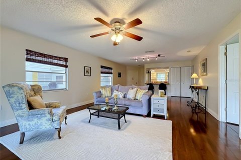 House in Bradenton, Florida 2 bedrooms, 130.9 sq.m. № 2223175 - photo 21