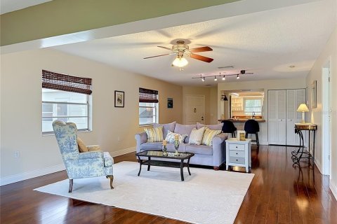 House in Bradenton, Florida 2 bedrooms, 130.9 sq.m. № 2223175 - photo 20
