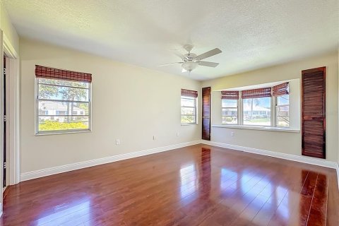 House in Bradenton, Florida 2 bedrooms, 130.9 sq.m. № 2223175 - photo 14