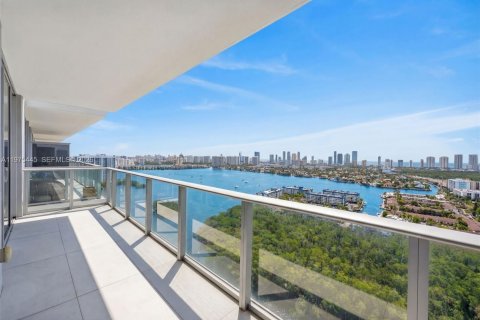 Copropriété à vendre à North Miami Beach, Floride: 1 chambre, 87.05 m2 № 2042121 - photo 3