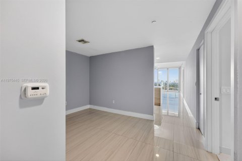 Copropriété à vendre à North Miami Beach, Floride: 1 chambre, 87.05 m2 № 2042121 - photo 22