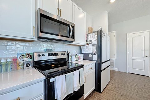 Купить виллу или дом в Маскотт, Флорида 4 комнаты, 157.56м2, № 2138804 - фото 16