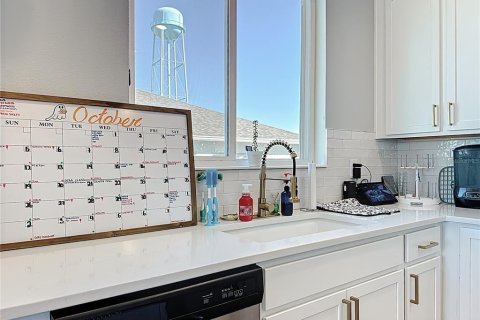 Купить виллу или дом в Маскотт, Флорида 4 комнаты, 157.56м2, № 2138804 - фото 18