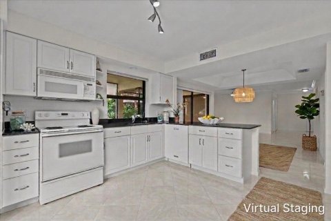 Condo in Jupiter, Florida, 2 bedrooms  № 2392832 - photo 18