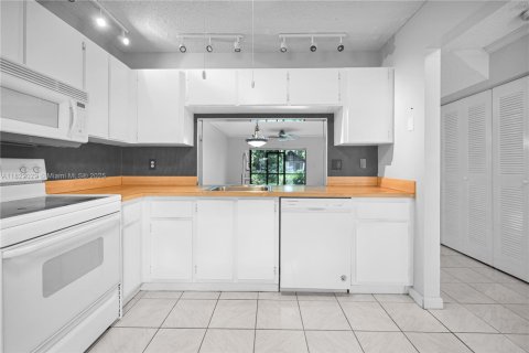 Townhouse in Plantation, Florida 2 bedrooms, 113.71 sq.m. № 1783692 - photo 7