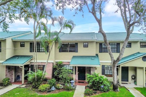 Townhouse in Plantation, Florida 2 bedrooms, 113.71 sq.m. № 1783692 - photo 1