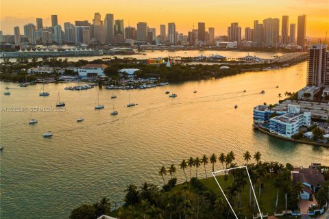 Land in Miami, Florida № 2251643 - photo 2