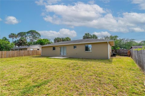 House in Edgewater, Florida 3 bedrooms, 112.88 sq.m. № 1525363 - photo 21