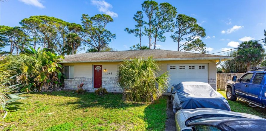 House in Edgewater, Florida 3 bedrooms, 112.88 sq.m. № 1525363