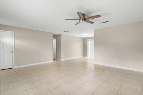 House in Edgewater, Florida 3 bedrooms, 112.88 sq.m. № 1525363 - photo 4