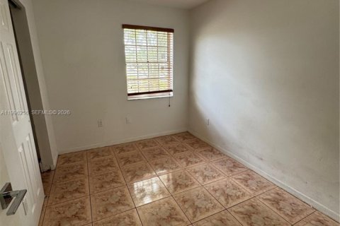 House in Miami Gardens, Florida 3 bedrooms, 92.81 sq.m. № 2058485 - photo 4