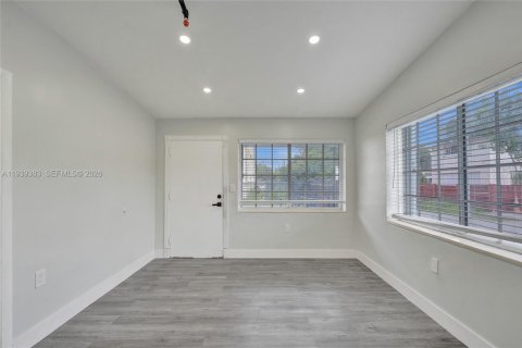 Appartement à louer à North Miami, Floride: 1 chambre № 1997553 - photo 12