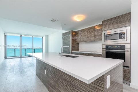 Condominio en venta en Miami, Florida, 2 dormitorios, 106.19 m2 № 2012819 - foto 3
