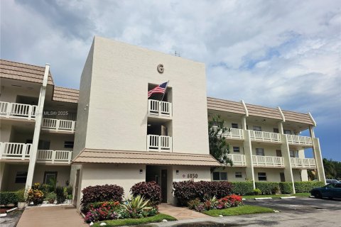 Condo in Margate, Florida, 1 bedroom  № 1936282 - photo 3