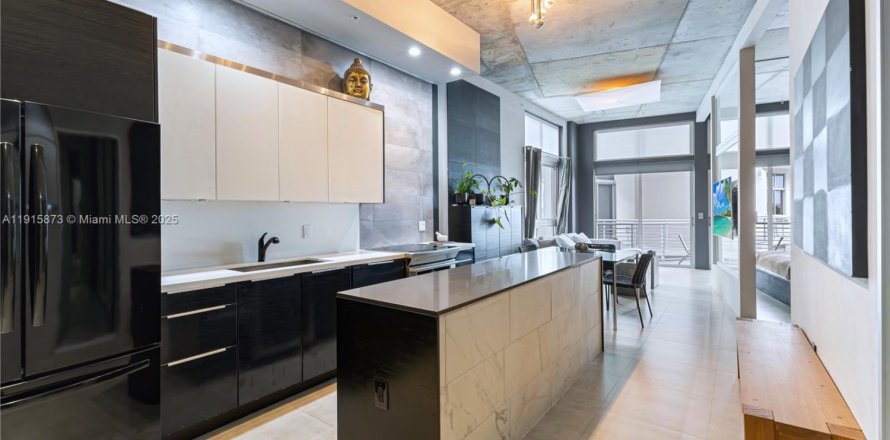 Condominio en Miami Beach, Florida, 1 dormitorio № 1972748