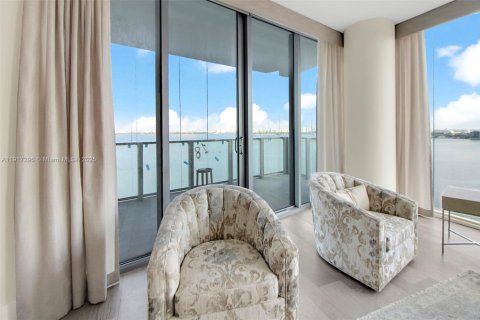 Снять в аренду кондоминиум в Майами, Флорида 3 спальни, 173.54м2, № 1974474 - фото 6