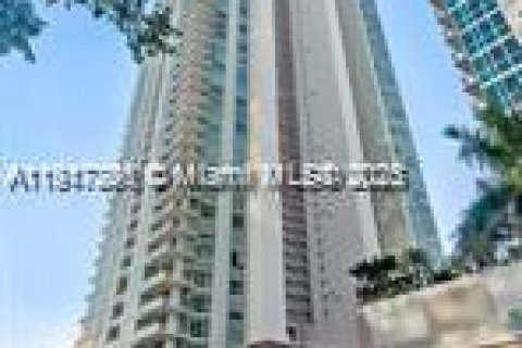 Кондоминиум с 3 спальнями в Майами, Флорида № 1974474