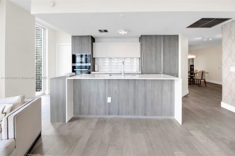 Снять в аренду кондоминиум в Майами, Флорида 3 спальни, 173.54м2, № 1974474 - фото 9