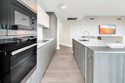 Снять в аренду кондоминиум в Майами, Флорида 3 спальни, 173.54м2, № 1974474 - фото 8