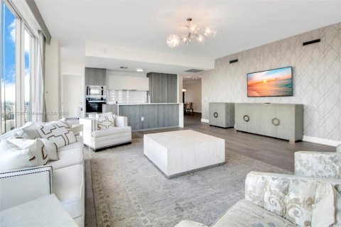 Снять в аренду кондоминиум в Майами, Флорида 3 спальни, 173.54м2, № 1974474 - фото 5