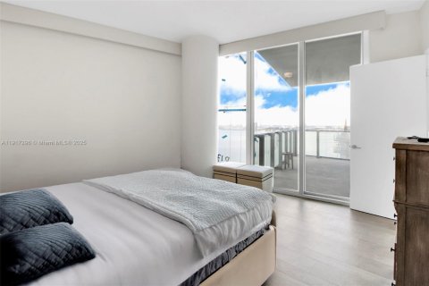 Снять в аренду кондоминиум в Майами, Флорида 3 спальни, 173.54м2, № 1974474 - фото 18