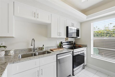 Condo in Fort Myers, Florida, 2 bedrooms  № 2222454 - photo 17