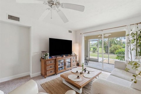 Condo in Fort Myers, Florida, 2 bedrooms  № 2222454 - photo 12