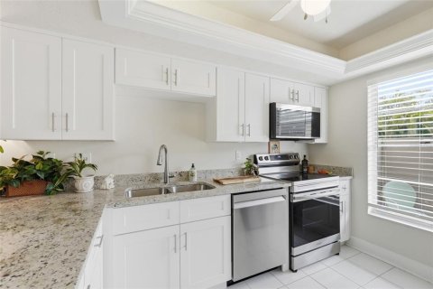 Condo in Fort Myers, Florida, 2 bedrooms  № 2222454 - photo 16