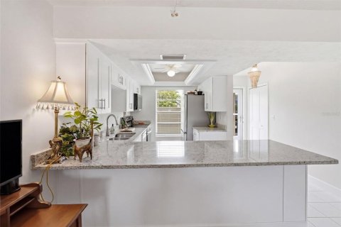 Condo in Fort Myers, Florida, 2 bedrooms  № 2222454 - photo 15