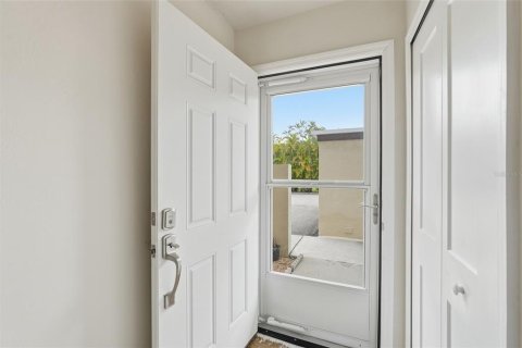 Condo in Fort Myers, Florida, 2 bedrooms  № 2222454 - photo 10