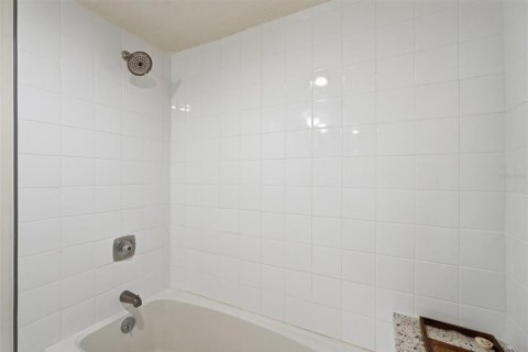 Condo in Fort Myers, Florida, 2 bedrooms  № 2222454 - photo 29