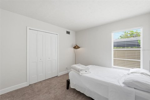 Condo in Fort Myers, Florida, 2 bedrooms  № 2222454 - photo 27