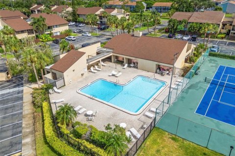 Condo in Saint Petersburg, Florida, 3 bedrooms  № 1912156 - photo 23