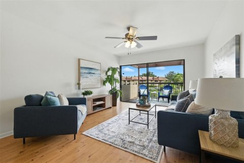 Condo in Saint Petersburg, Florida, 3 bedrooms  № 1912156 - photo 3