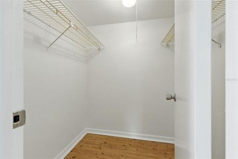 Condo in Saint Petersburg, Florida, 3 bedrooms  № 1912156 - photo 15