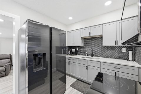 Villa ou maison à vendre à Tampa, Floride: 4 chambres, 150.41 m2 № 2322542 - photo 14