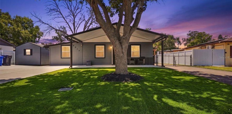 Villa ou maison à Tampa, Floride 4 chambres, 150.41 m2 № 2322542