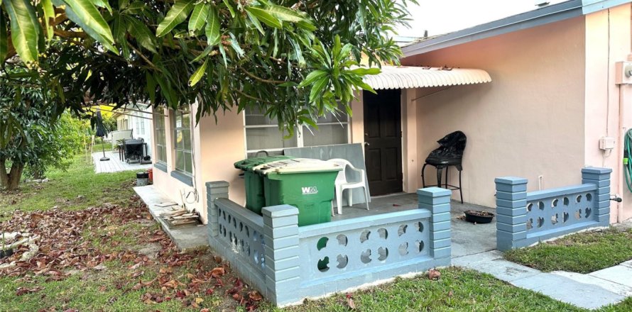 Casa en Tamarac, Florida 2 dormitorios, 102.75 m2 № 1065480