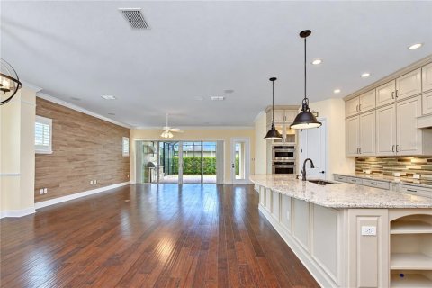 House in Fish Hawk, Florida 3 bedrooms, 245.26 sq.m. № 2395856 - photo 9