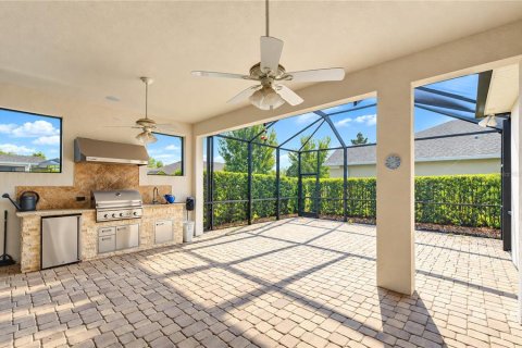 House in Fish Hawk, Florida 3 bedrooms, 245.26 sq.m. № 2395856 - photo 3